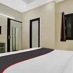 Collection O Metro View Ashok Vihar Near Shalimar Bagh Metro Station