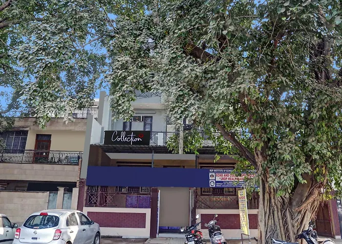 Collection O Metro View Ashok Vihar Near Shalimar Bagh Metro Station