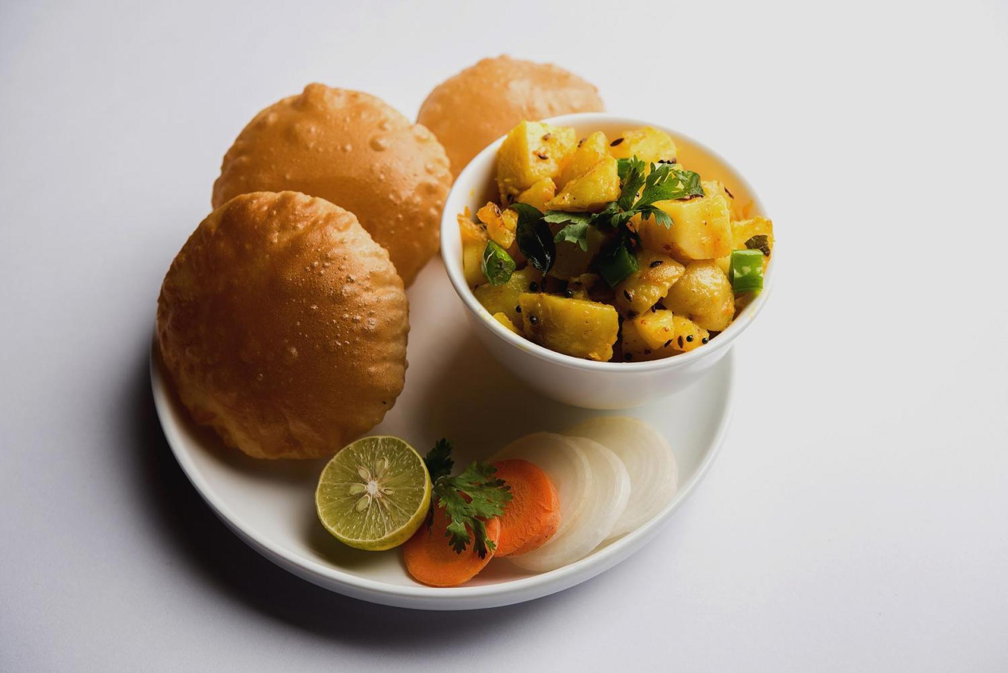 Hotel Collection O Metro View Ashok Vihar Near Shalimar Bagh Metro Station
